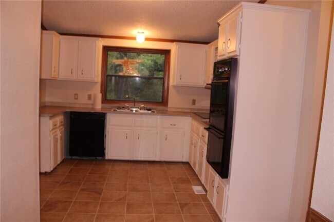 Building Photo - 391 Kc Dr