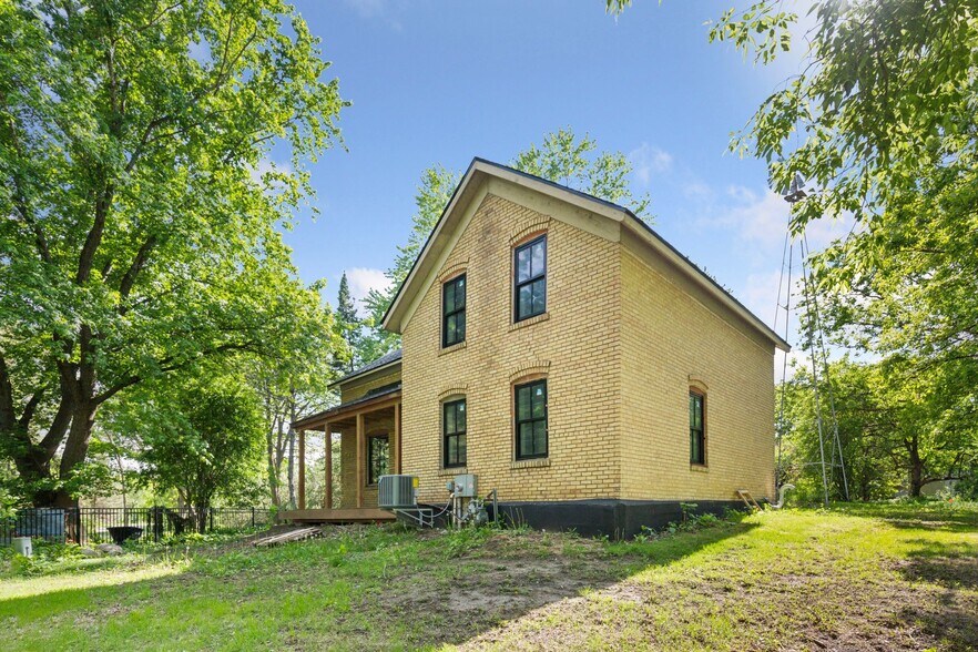 Building Photo - 2532 Eitel Rd