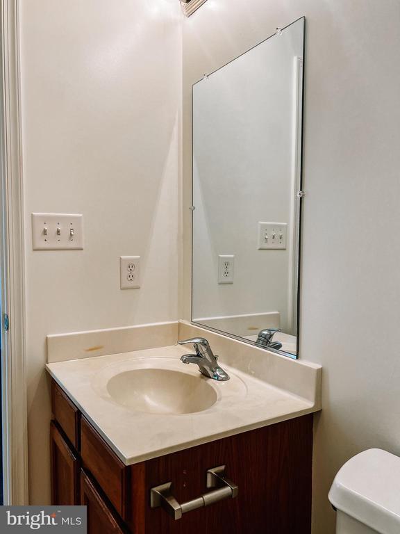 Building Photo - 104 Basin Dr