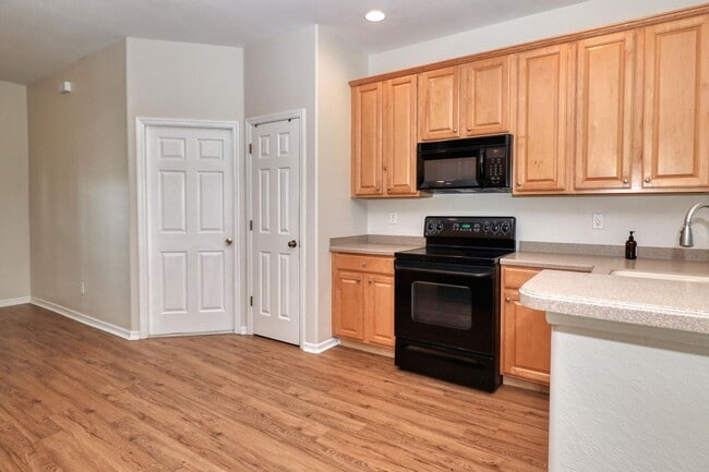 Building Photo - January Special offer 50% off First Month's Rent!  5 Bedroom In Cypress Cay in the Gateway Community