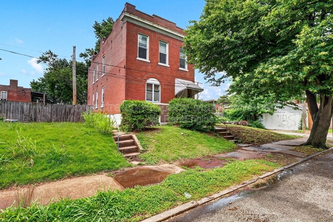 Building Photo - 4617 S Compton Ave