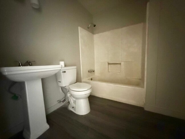 Building Photo - 3 Bedroom Home for Rent