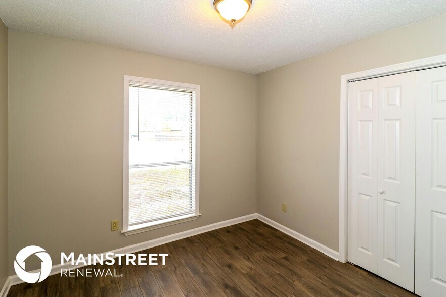 Building Photo - 7135 Hillshire Dr