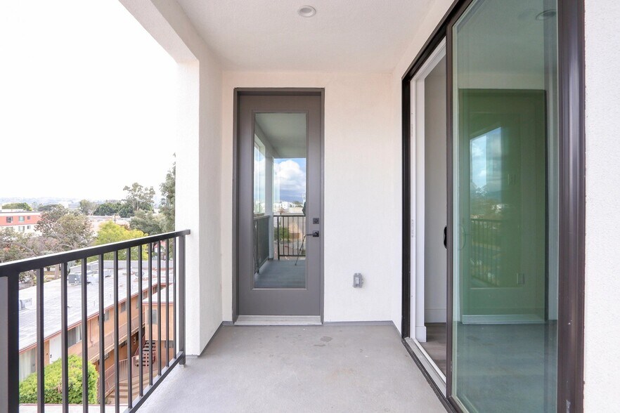 Building Photo - 11155 Huston St
