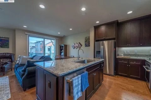 Building Photo - 833 Tranquility Cir