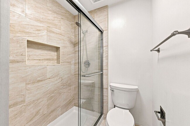 Building Photo - 49 Showers Dr