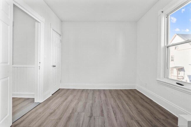 Building Photo - 394 Gregory St