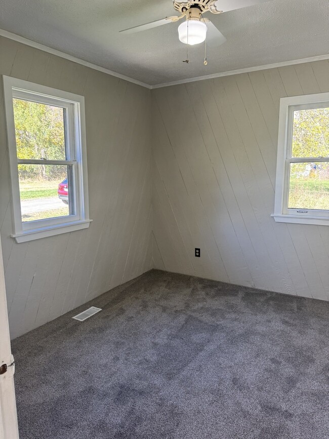 Building Photo - 26895 Bernice St