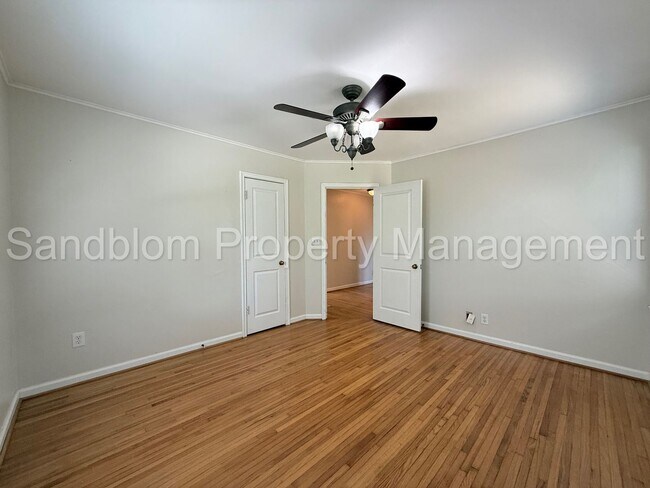 Building Photo - FOR LEASE | Tulsa | 3 Bed, 1 Bath Home - $...