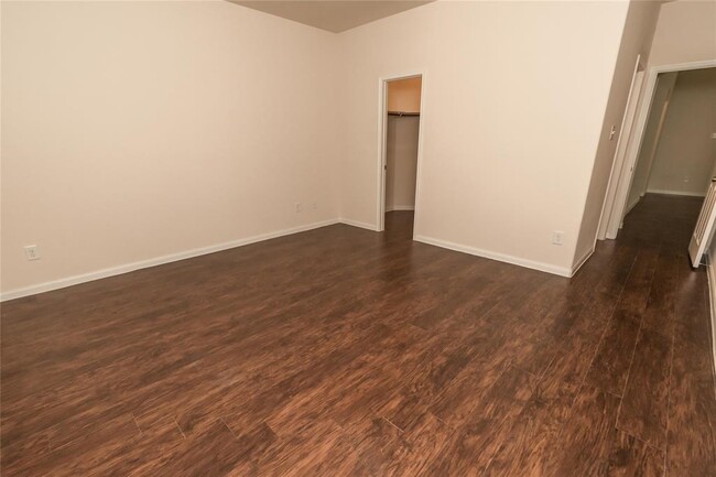 Building Photo - 9739 Tura Dr