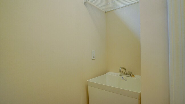 Building Photo - 1440 Hatterdale Farm Rd