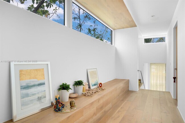 Building Photo - 3726 Prairie Ave