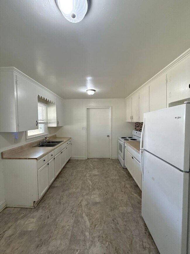 Building Photo - T.R. Lawing Realty Property