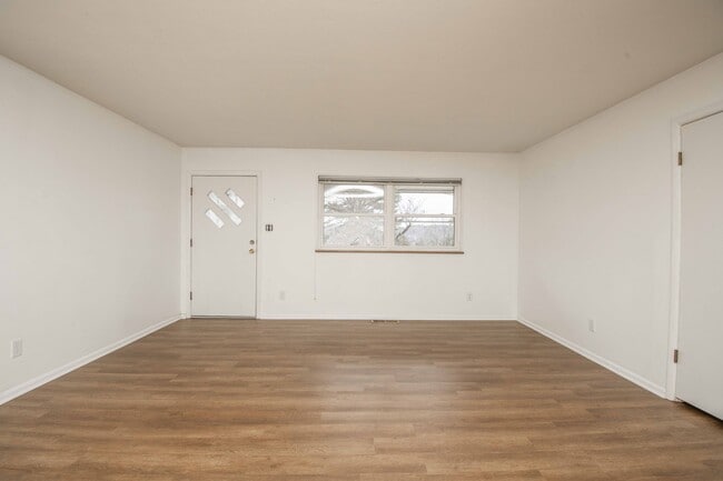 Building Photo - 3051 Dow Dr