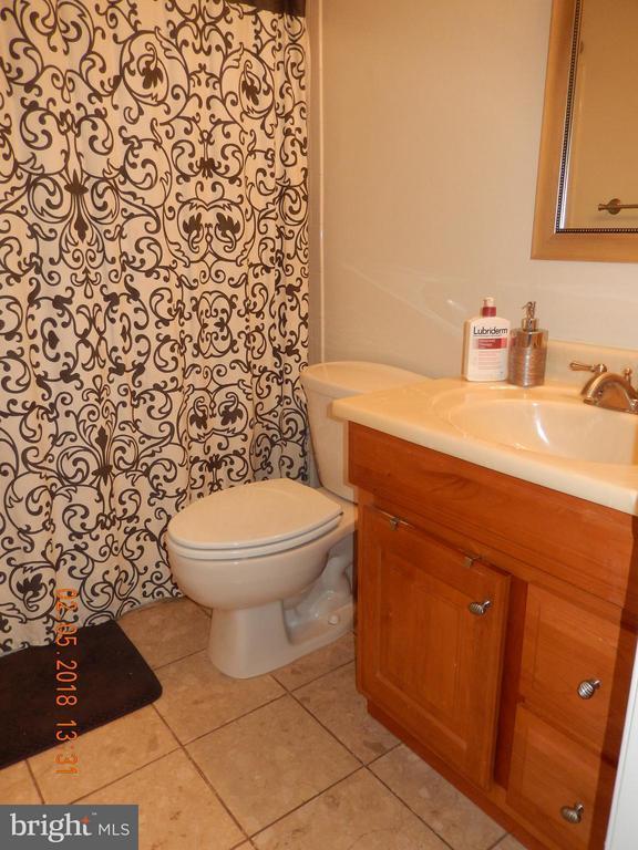 Building Photo - 6054 Old Landing Way