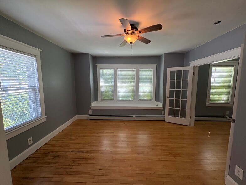 Bedroom - 2 1/2 Courtland St