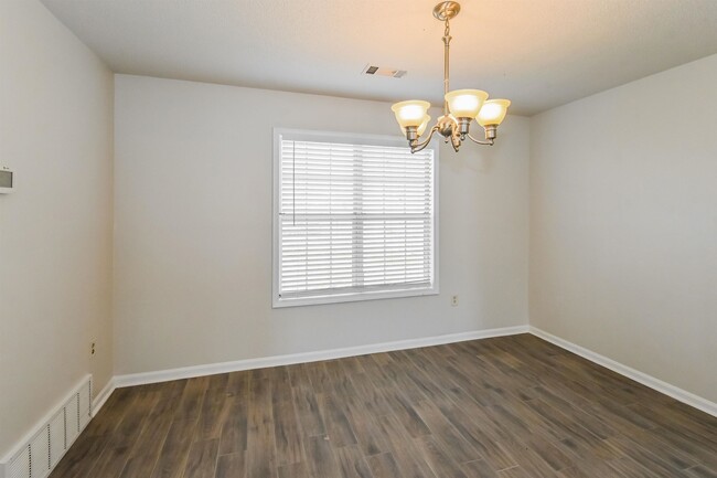 Building Photo - 5819 Garden Ridge Dr