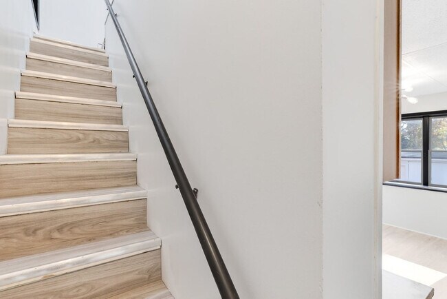 Building Photo - 64 Montebello Rd