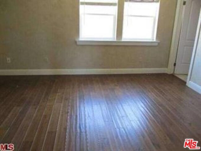 Building Photo - 1821 W 12th Pl