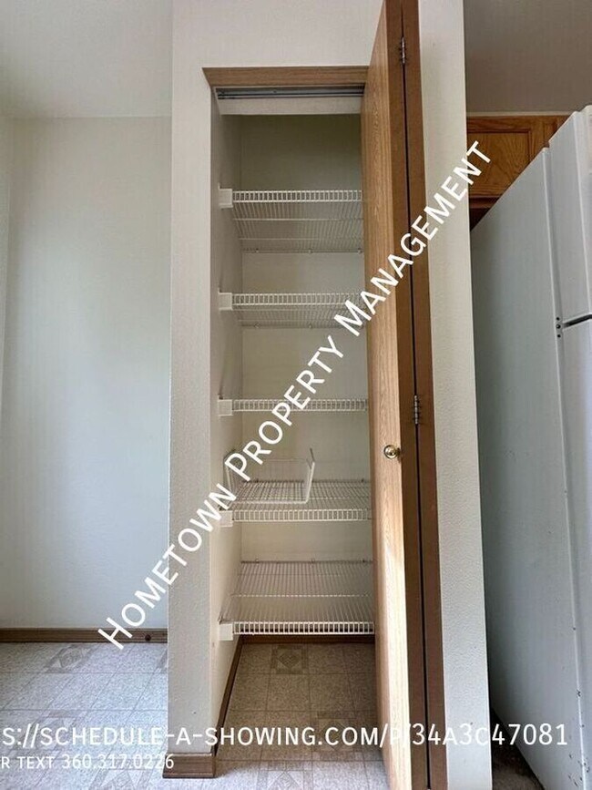 Building Photo - 6763 Steamer Dr SE