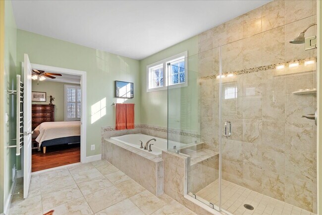 Building Photo - Elegant Single-Family Residence with Upscale Finishes in Amenity-Rich Community