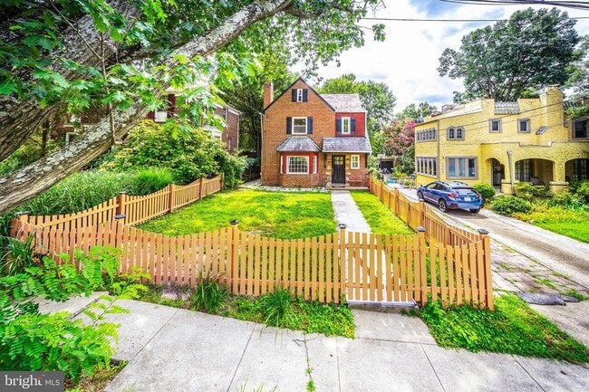 Primary Photo - 2804 McKinley St NW