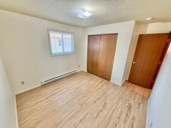 Building Photo - Cozy 2 Bed/1 Bath Apartment in North Lovel...