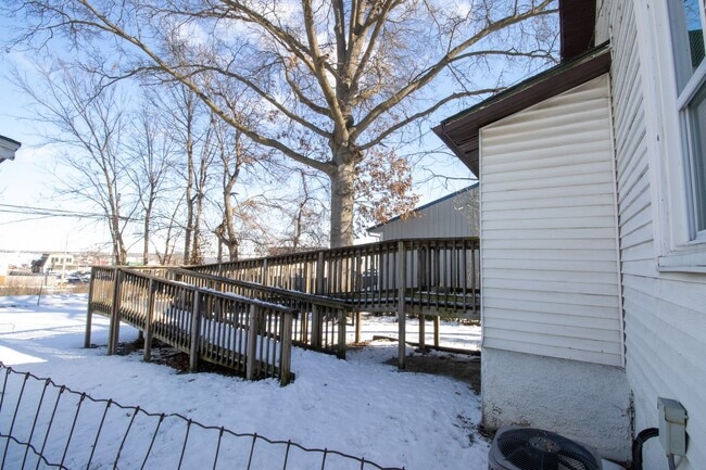 Building Photo - Cute Central Columbia Home