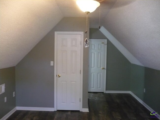Building Photo - 213 Loxley Dr