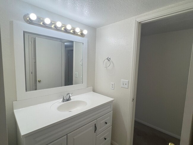 Building Photo - Three Bedroom, Three Bath Home with Open F...