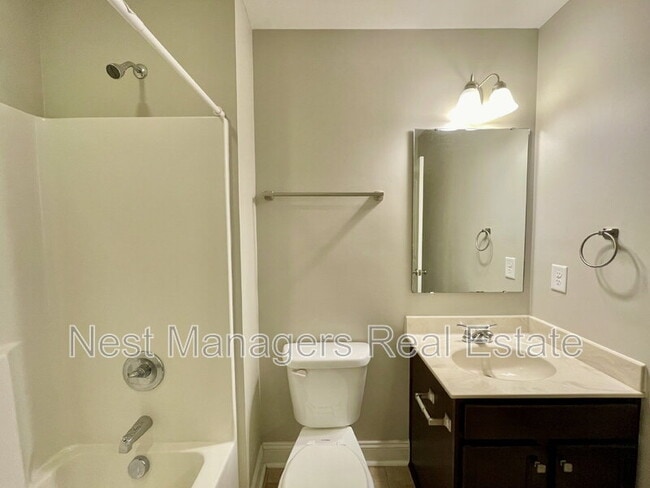Building Photo - 208 Ladden Ln