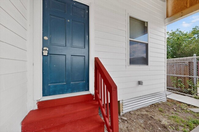 Building Photo - 1305 NW 14th St
