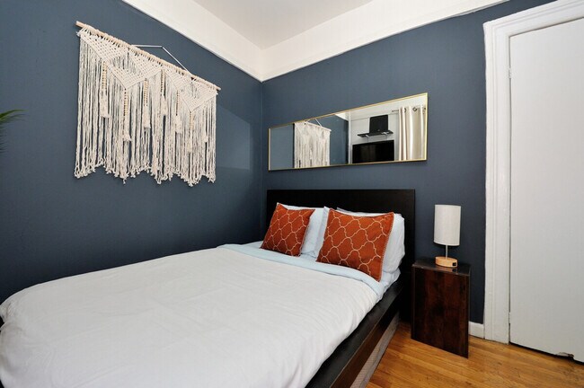 Building Photo - 1109 1st Ave