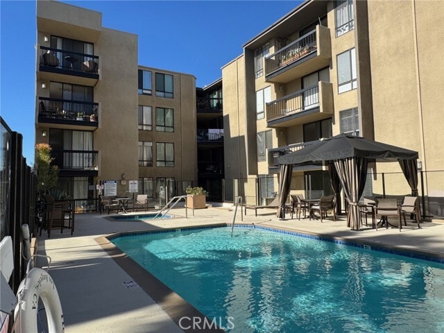 Building Photo - 7320 Hawthorn Ave