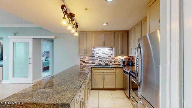 Building Photo - 2060 Beach Blvd