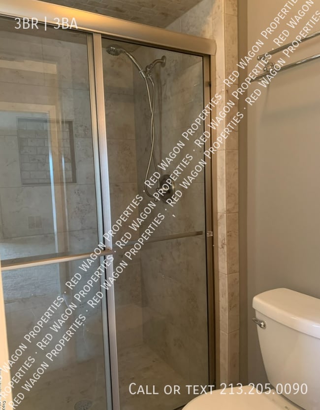 Building Photo - 5838 Royal Bend