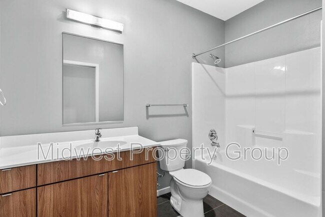 Building Photo - 4100 Lindell Blvd