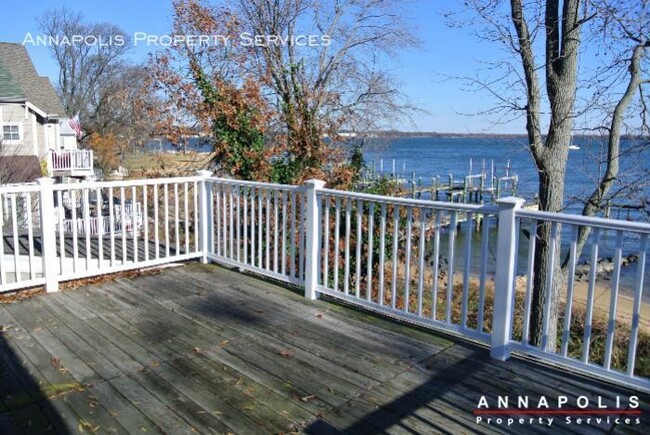 Building Photo - 7025 bay front drive