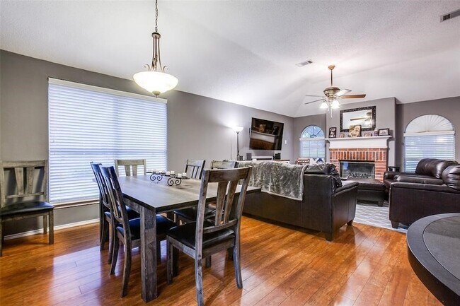 Building Photo - 1309 Aspen Ln