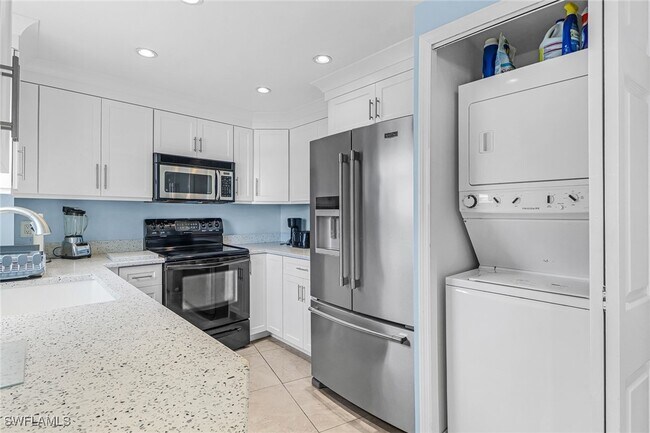 Building Photo - 10701 Gulf Shore Dr