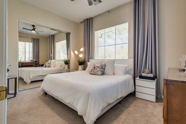 Building Photo - Beautiful Single-Story Residence in Premier Golf Course Community
