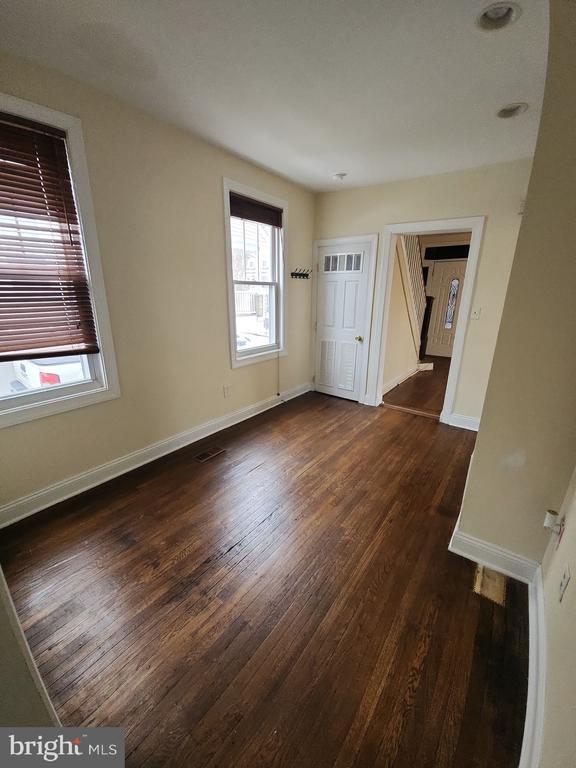 Building Photo - 2804 Christopher Ave