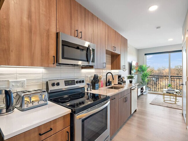 Building Photo - 402 NE 2nd St