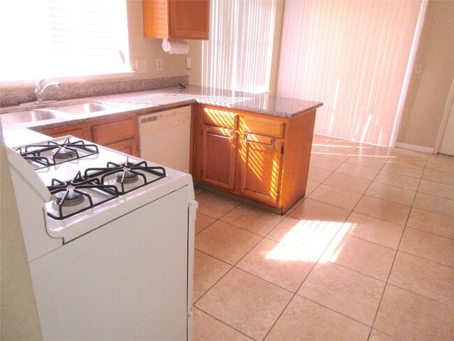 Building Photo - 2626 Planters House Ln