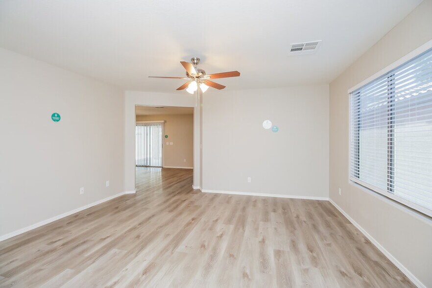 Building Photo - 2370 W Gold Dust Ave