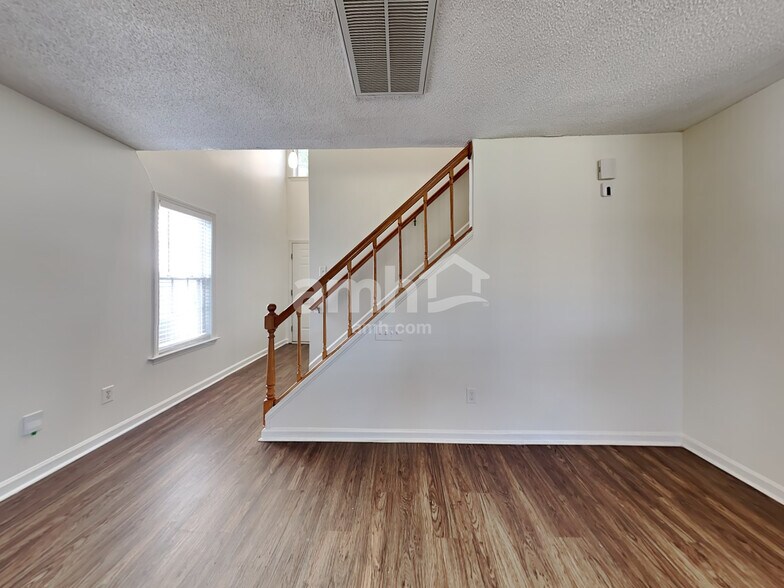 Building Photo - 5464 Grand Traverse Dr