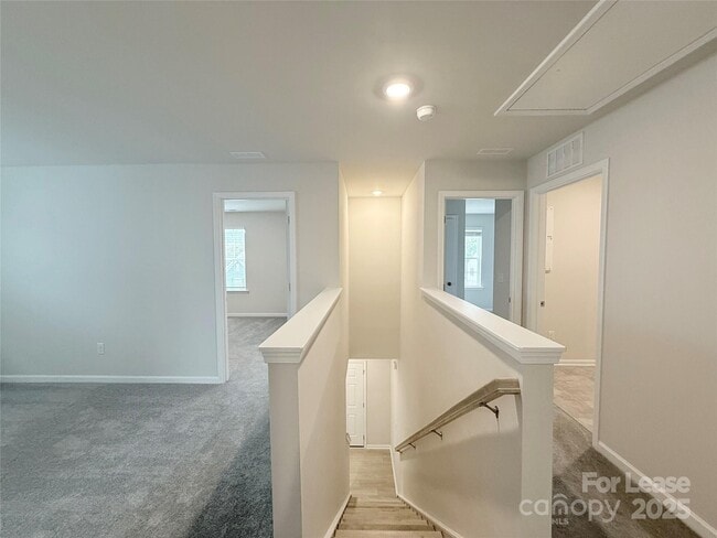 Building Photo - 6337 Fairfax Ct