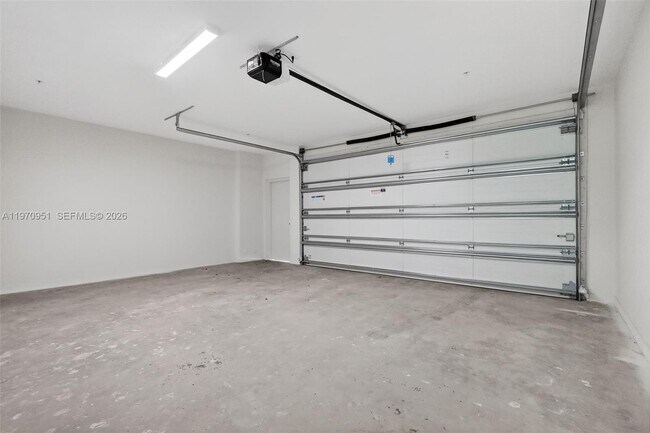 Building Photo - 529 NE 61st St