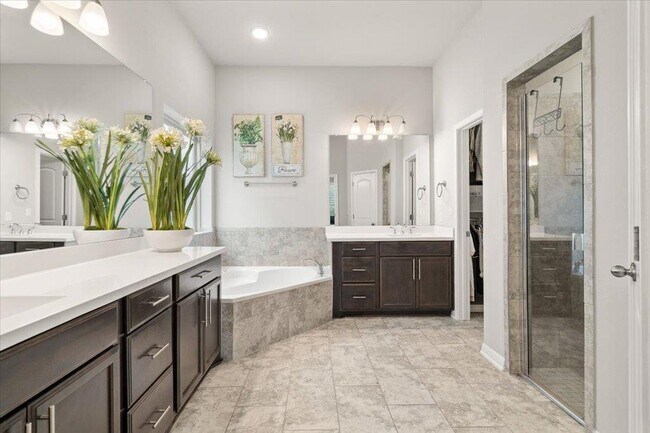 Building Photo - 11901 Deering Pl