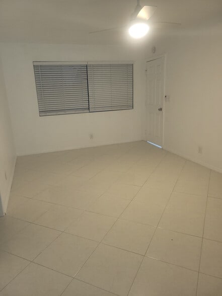 Building Photo - 8134 Comolette St